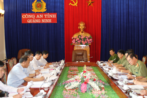 Đoàn công tác làm việc với Đảng ủy Công an tỉnh