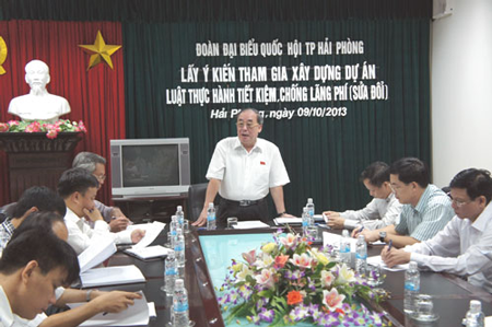 Đoàn ĐBQH Hải Phòng lấy ý kiến tham gia xây dựng Dự án Luật thực hành tiết kiệm, chống lãng phí (sửa đổi)