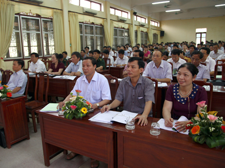 Các đại biểu dự lớp bồi dưỡng nghiệp vụ công tác nội chính và phòng chống tham nhũng tại Ninh Bình