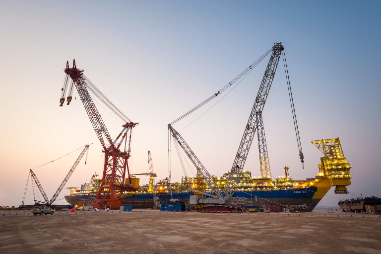 Một tàu của SBM Offshore tại cảng nước ngoài