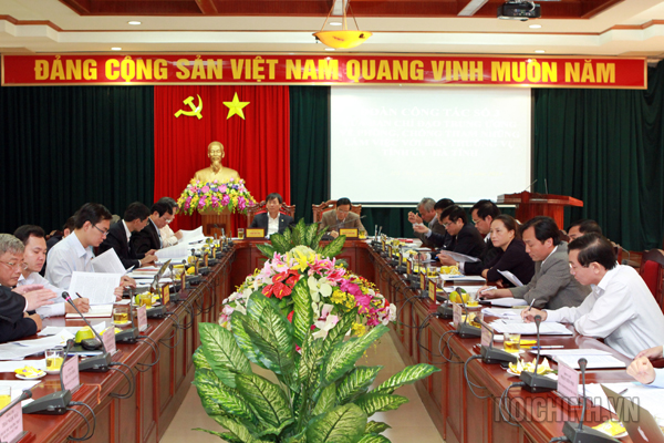 Quang cảnh buổi làm việc