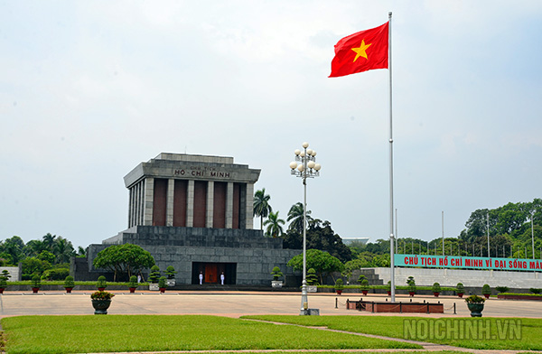 Lăng Chủ tịch Hồ Chí Minh tại Thủ đô Hà Nội