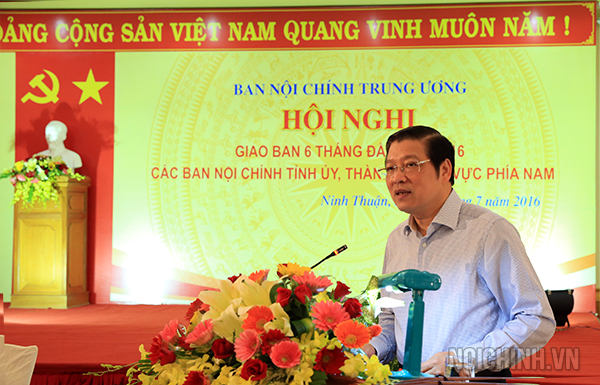 Đồng chí Phan Đình Trạc, Ủy viên Trung ương Đảng, Trưởng Ban Nội chính Trung ương, Phó Trưởng ban Thường trực Ban Chỉ đạo Trung ương về phòng, chống tham nhũng phát biểu khai mạc Hội nghị