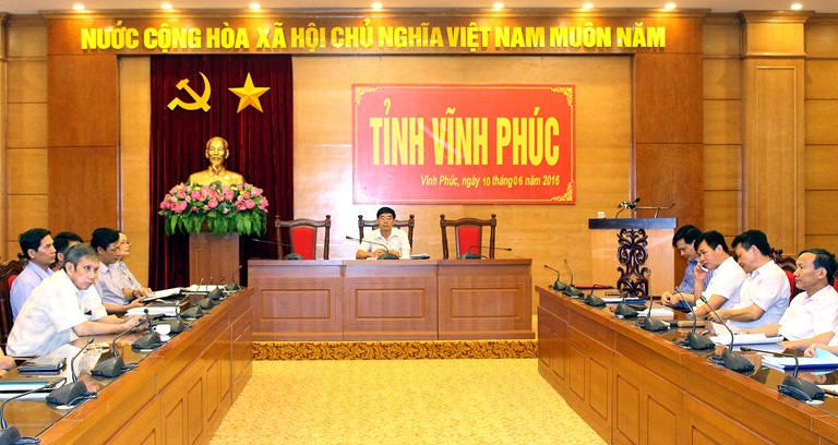 Hội nghị trực tuyến toàn quốc quán triệt Bộ luật dân sự, Bộ luật tố tụng dân sự và Luật tố tụng hành chính năm 2015 tại điểm cầu Vĩnh Phúc (Ảnh D.H)