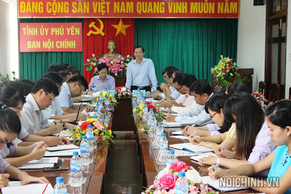 Quang cảnh buổi làm việc