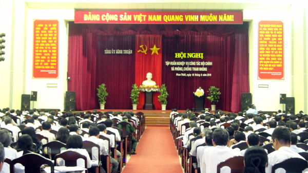 Hội nghị tập huấn nghiệp vụ công tác nội chính và phòng, chống tham nhũng năm 2016 do Ban Thường vụ Tỉnh ủy Bình Thuận tổ chức 