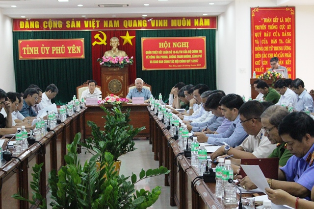 Hội nghị giao ban công tác nội chính và phòng, chống tham nhũng quý I-2017 do Thường trực Tỉnh ủy Phú Yên chủ trì