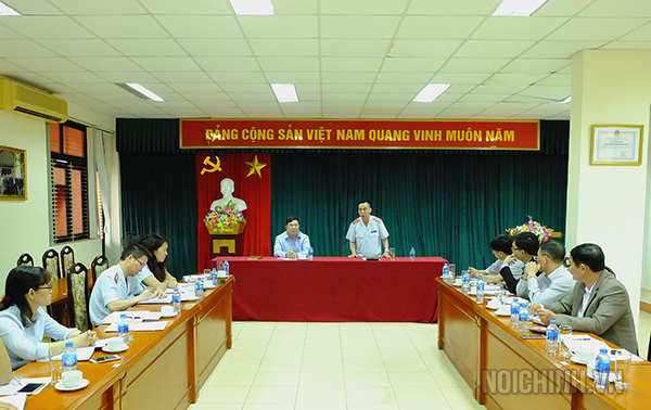 Quang cảnh buổi làm việc