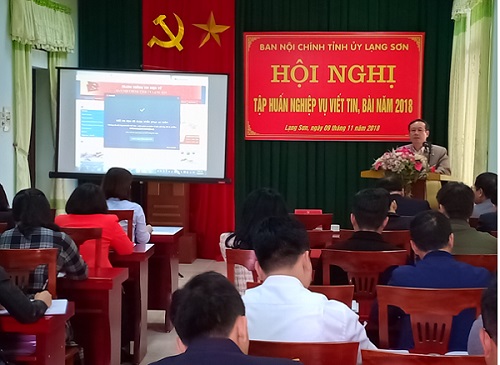 Quang cảnh buổi tập huấn