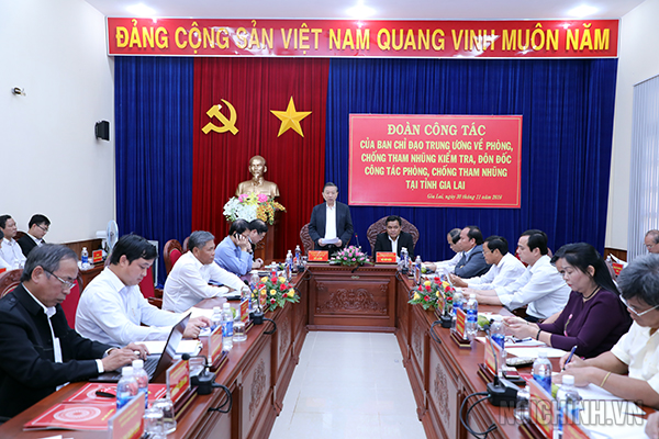 Quang cảnh buổi làm việc