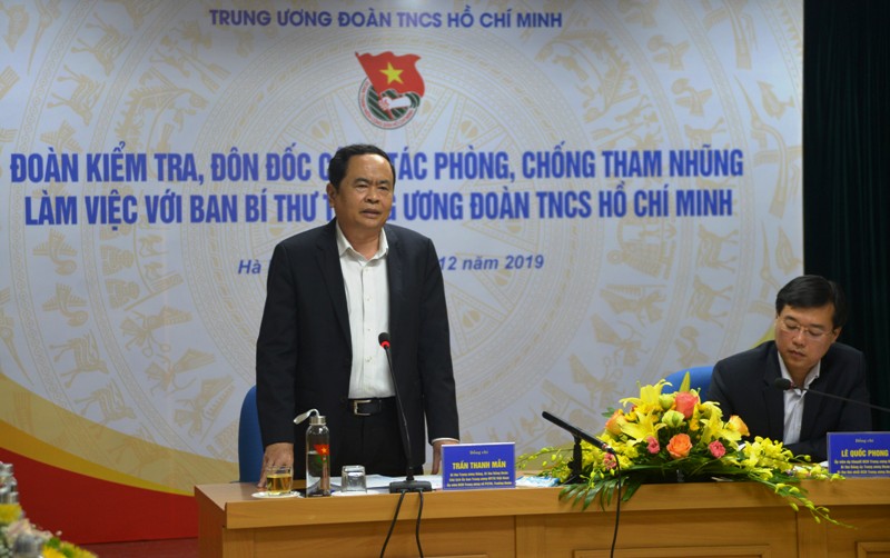 Đồng chí Trần Thanh Mẫn, Bí thư Trung ương Đảng, Bí thư Đảng đoàn, Chủ tịch Ủy ban Trung ương Mặt trận Tổ quốc Việt Nam, Ủy viên Ban Chỉ đạo Trung ương về phòng, chống tham nhũng, Trưởng đoàn công tác phát biểu chỉ đạo tại Hội nghị