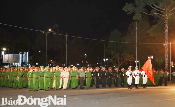 Lực lượng công an tại lễ ra quân thực hiện đợt cao điểm trấn án tội phạm, bảo đảm an ninh trật tự Tết nguyên đán Canh Tý 2020