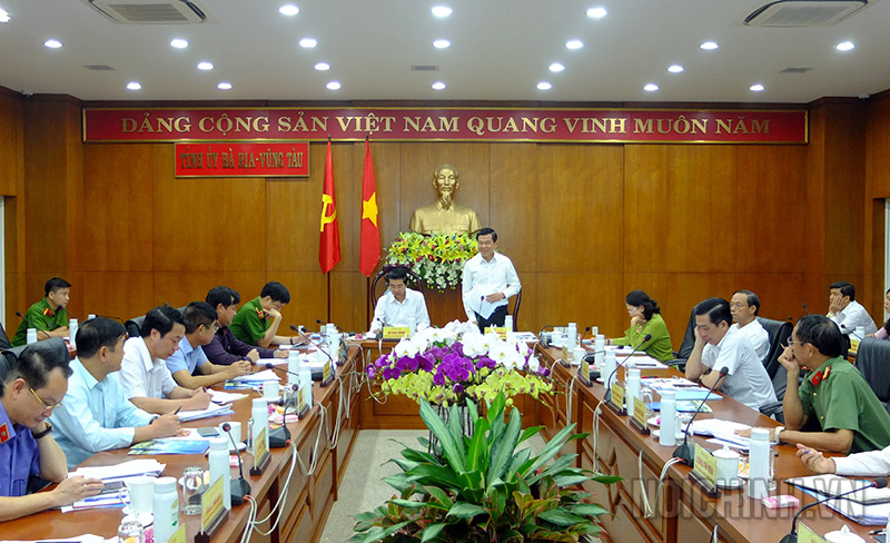 Quang cảnh buổi làm việc