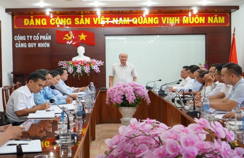 Quang cảnh buổi làm việc