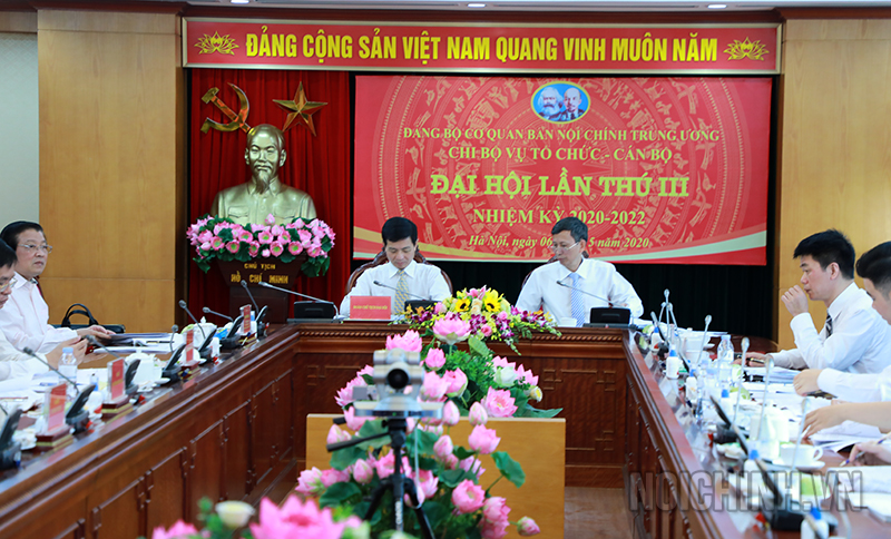 Đoàn chủ tịch Đại hội