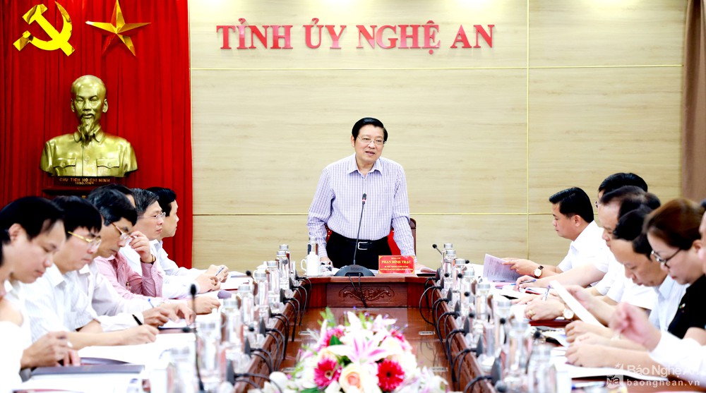 Đồng chí Phan Đình Trạc, Bí thư Trung ương Đảng, Trưởng Ban Nội chính Trung ương phát biểu tại buổi làm việc