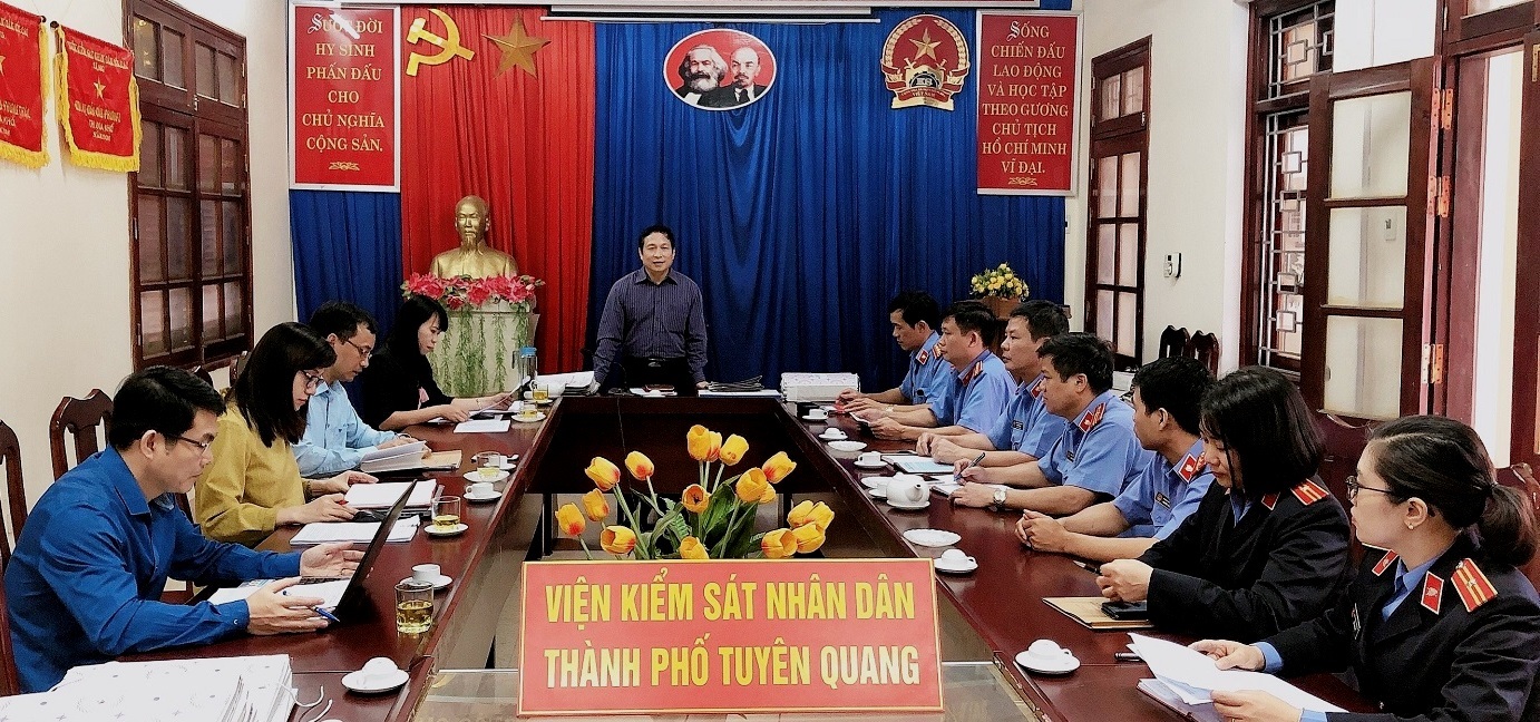 Ban Pháp chế HĐND tỉnh Tuyên Quang thực hiện giám sát đối với Viện Kiểm sát nhân dân TP. Tuyên Quang trong việc chấp hành pháp luật về giải quyết tố giác, tin báo về tội phạm, kiến nghị khởi tố và giải quyết các vụ án hình sự tạm đình chỉ điều tra, giai đoạn từ tháng 01/2018 đến tháng 6/2020 (tháng 12/2020) 