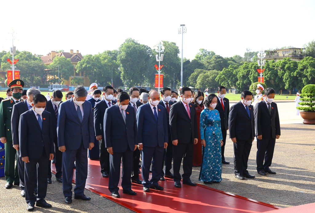 Đoàn đại biểu lãnh đạo Đảng, Nhà nước, Mặt trận Tổ quốc Việt Nam tưởng niệm Chủ tịch Hồ Chí Minh            