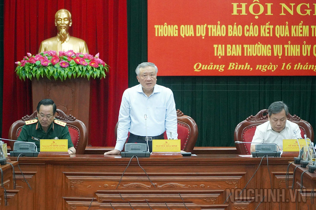 Đồng chí Nguyễn Hòa Bình, Ủy viên Bộ Chính trị, Bí thư Trung ương Đảng, Chánh án Tòa án nhân dân tối cao, Ủy viên Ban Chỉ đạo Trung ương về PCTN, tiêu cực, Trưởng Đoàn Kiểm tra số 5 phát biểu kết luận Hội nghị