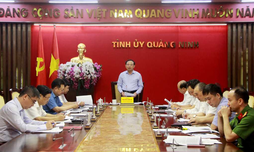 Quang cảnh Phiên họp