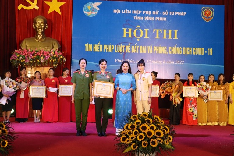 Hội LHPN tỉnh Vĩnh Phúc phối hợp Sở Tư pháp tổ chức Hội thi “Tìm hiểu pháp luật về đất đai và phòng, chống dịch Covid-19” (tháng 6/2022)