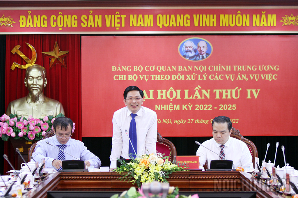 Đoàn chủ tịch Đại hội