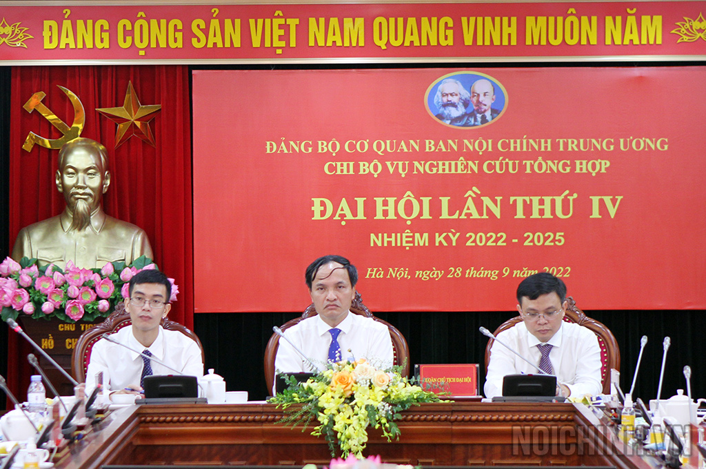 Đoàn chủ tịch Đại hội