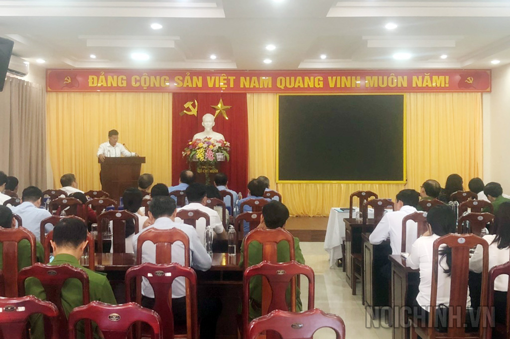 Đồng chí Võ Công Chánh, Ủy viên Ban Thường vụ, Phó trưởng Ban Thường trực BCĐ, Trưởng Ban Nội chính Thành ủy phát biểu tại Hội nghị