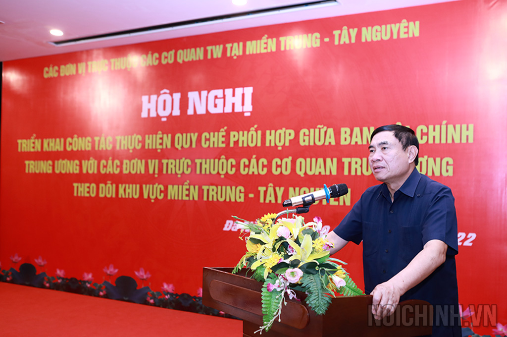 Đồng chí Trần Quốc Cường, Ủy viên Trung ương Đảng, Phó trưởng Ban Nội chính Trung ương phát biểu tại Hội nghị