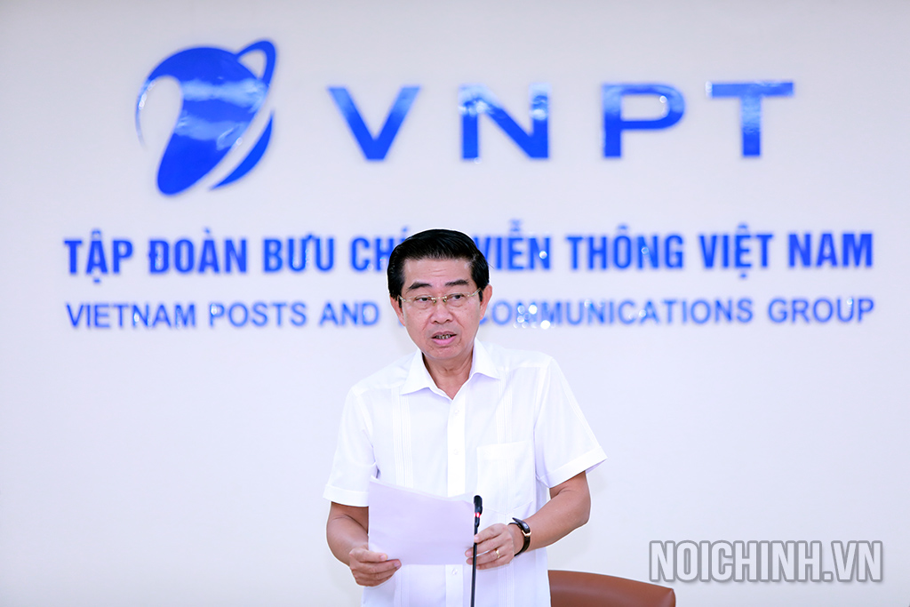 Đồng chí Võ Văn Dũng, Ủy viên Trung ương Đảng, Phó Trưởng ban Thường trực Ban Nội chính Trung ương, Ủy viên Ban Chỉ đạo Trung ương về phòng, chống tham nhũng, tiêu cực phát biểu tại Hội nghị