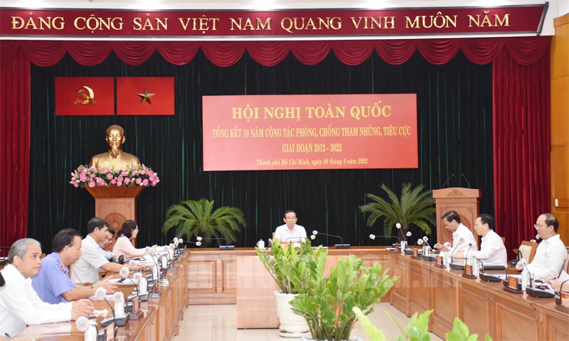 Các đại biểu tham dự Hội nghị toàn quốc tổng kết 10 năm công tác phòng, chống tham nhũng, tiêu cực giai đoạn 2012-2022tại điểm cầu Thành phố Hồ Chí Minh