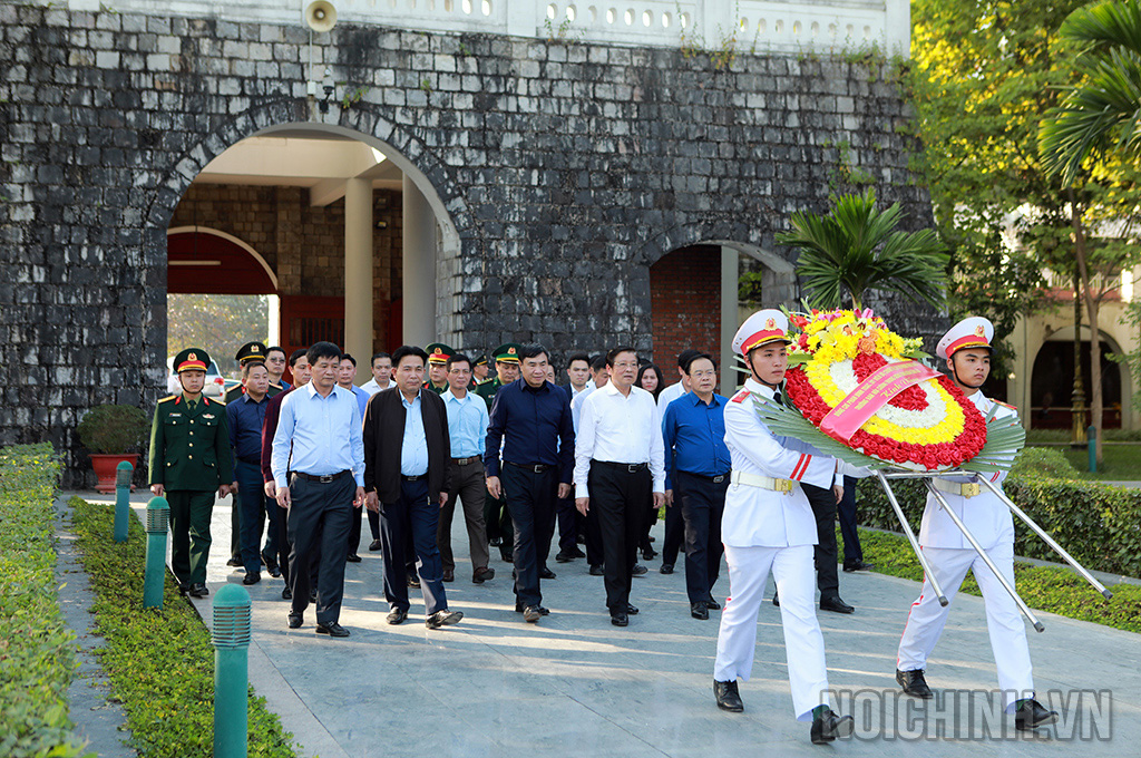 Đoàn công tác của Ban Nội chính Trung ương và lãnh đạo tỉnh Điện Biên dâng hương, dâng hoa tại Nghĩa trang Liệt sĩ Quốc gia A1, Điện Biên Phủ