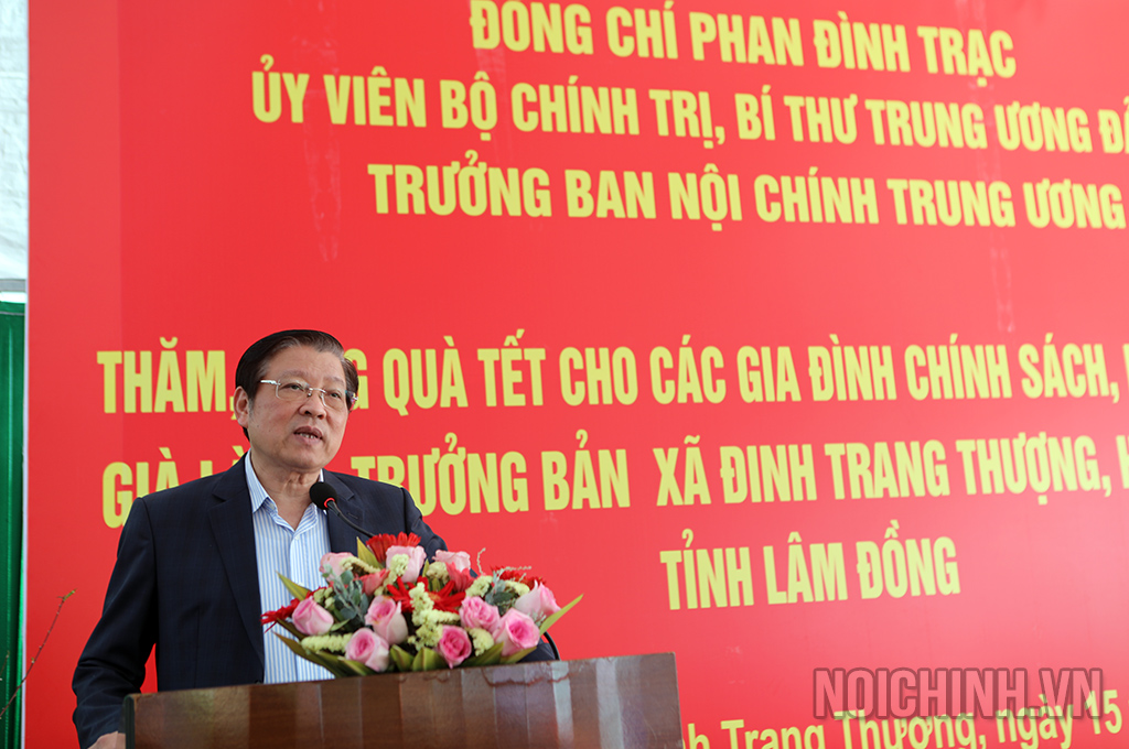 Đồng chí Phan Đình Trạc, Ủy viên Bộ Chính trị, Bí thư Trung ương Đảng, Trưởng Ban Nội chính Trung ương phát biểu