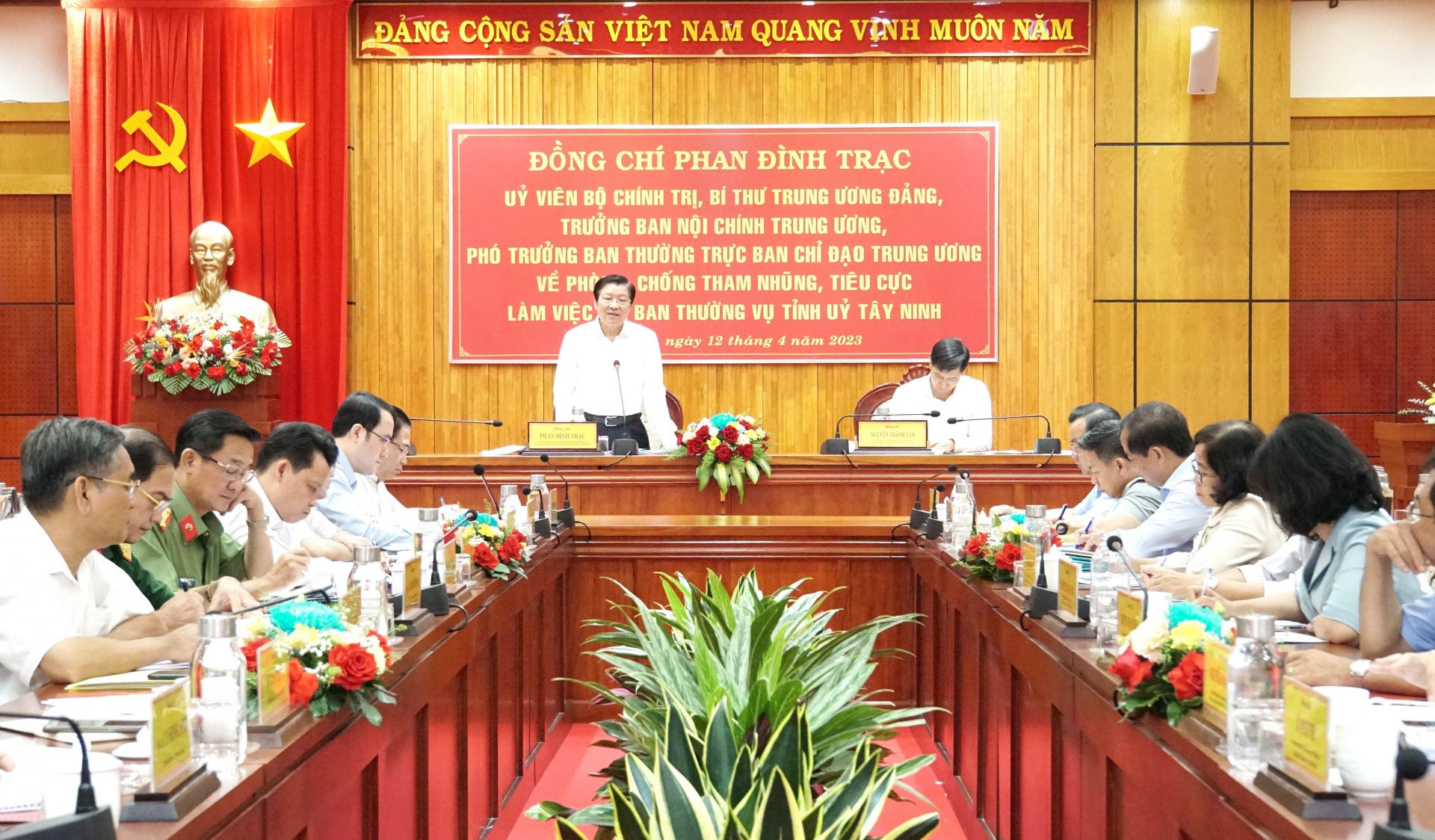 Toàn cảnh buổi làm việc