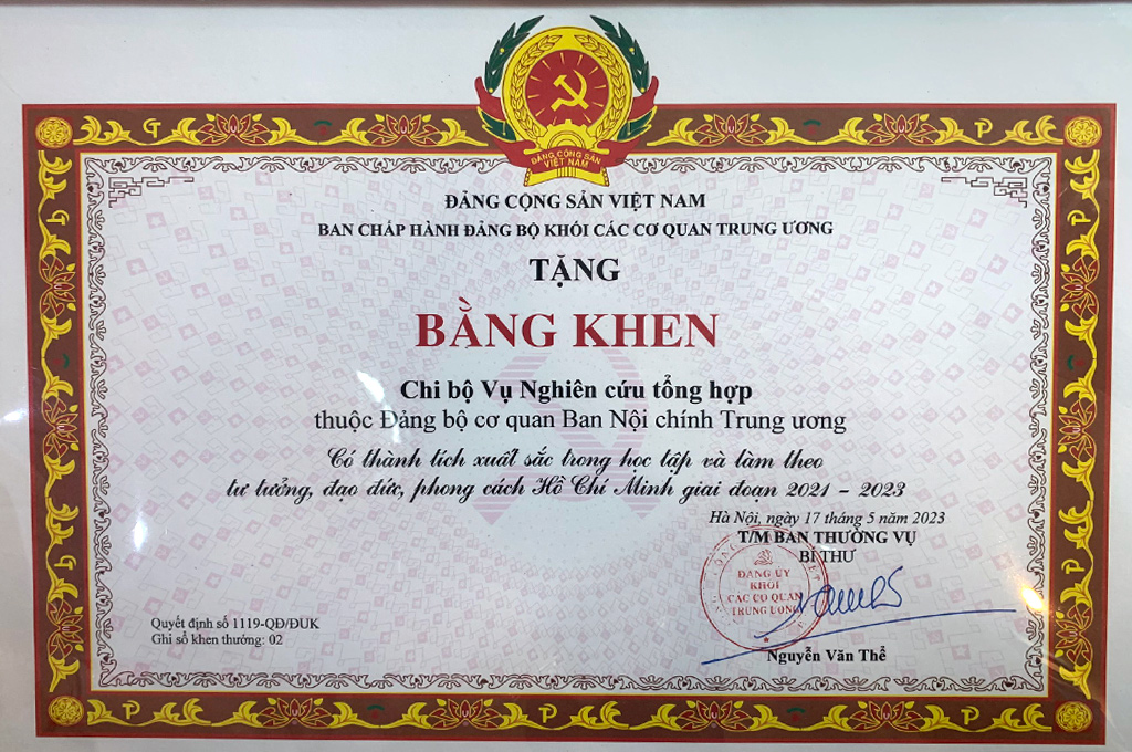 Đảng bộ Khối cơ quan Trung ương tặng Bằng khen Chi bộ Vụ Nghiên cứu tổng hợp thuộc Đảng bộ Ban Nội chính Trung ương đã có thành tích xuất sắc trong học tập và làm theo tư tưởng, đạo đức, phong cách Hồ Chí Minh giai đoạn 2021-2023