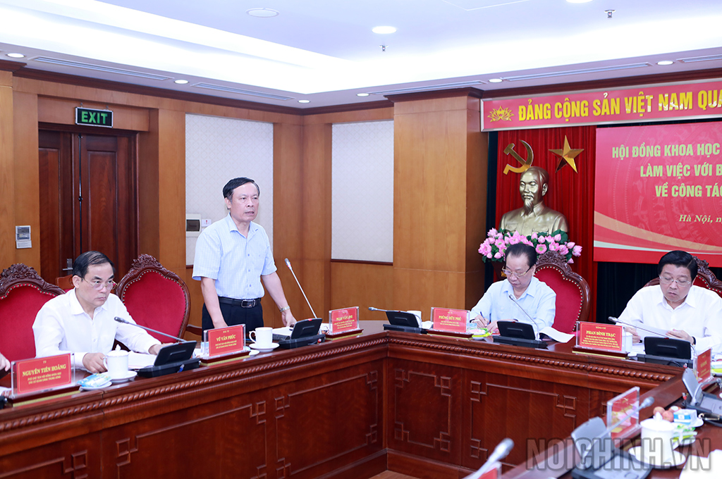 Đồng chí Phạm Văn Linh, Phó Chủ tịch Hội đồng lý luận Trung ương, Phó Chủ tịch Hội đồng khoa học các cơ quan Đảng Trung ương