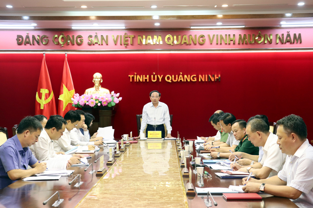 Quang cảnh Phiên họp