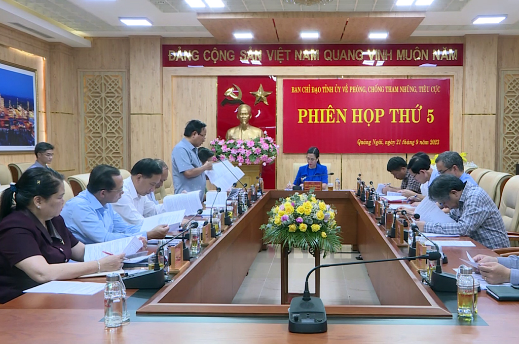 Quang cảnh Phiên họp