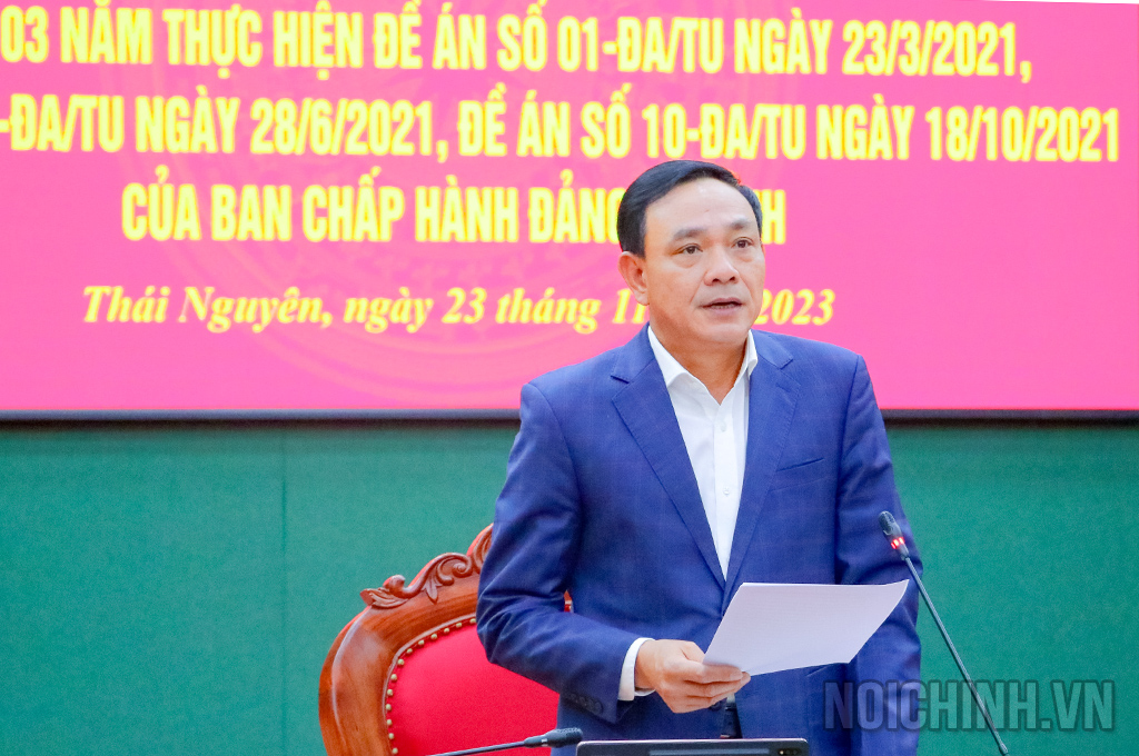 Đồng chí Phạm Văn Thọ, Ủy viên Ban Thường vụ Tỉnh ủy, Trưởng Ban Nội chính Tỉnh ủy Thái Nguyên phát biểu tại Hội nghị