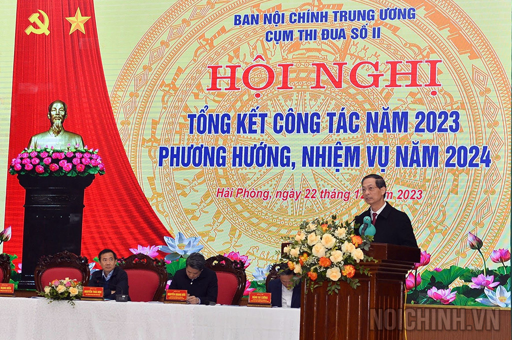 Đồng chí Đỗ Mạnh Hiền Phó Bí thư thường trực Thành ủy Hải Phòng phát biểu tại Hội nghị