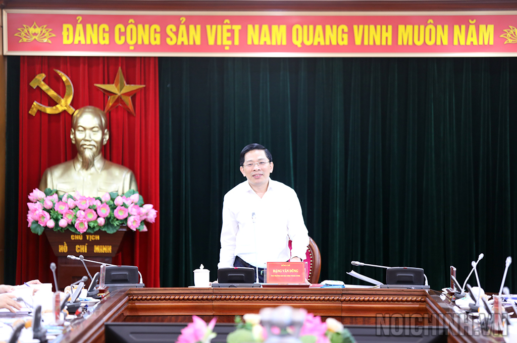 Đồng chí Đặng Văn Dũng, Phó Trưởng Ban Nội chính Trung ương phát biểu tại Hội nghị