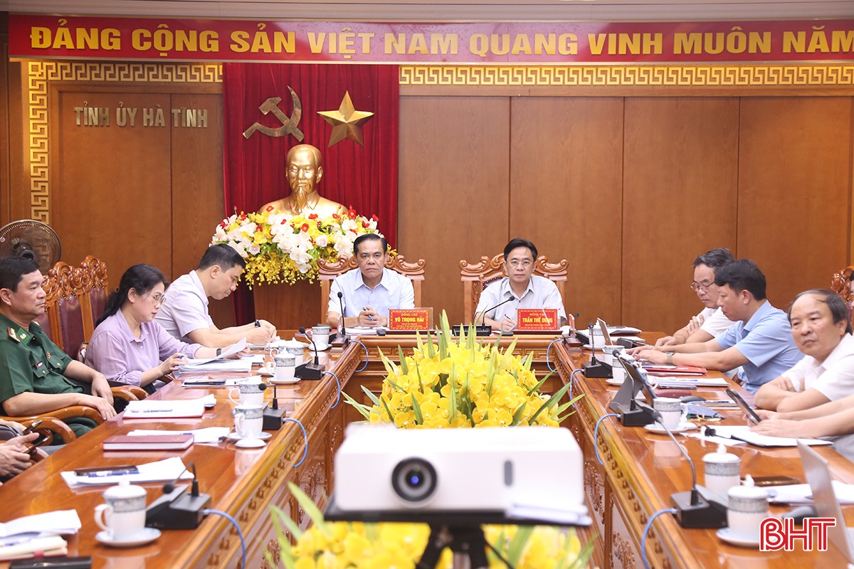 Quang cảnh buổi làm việc