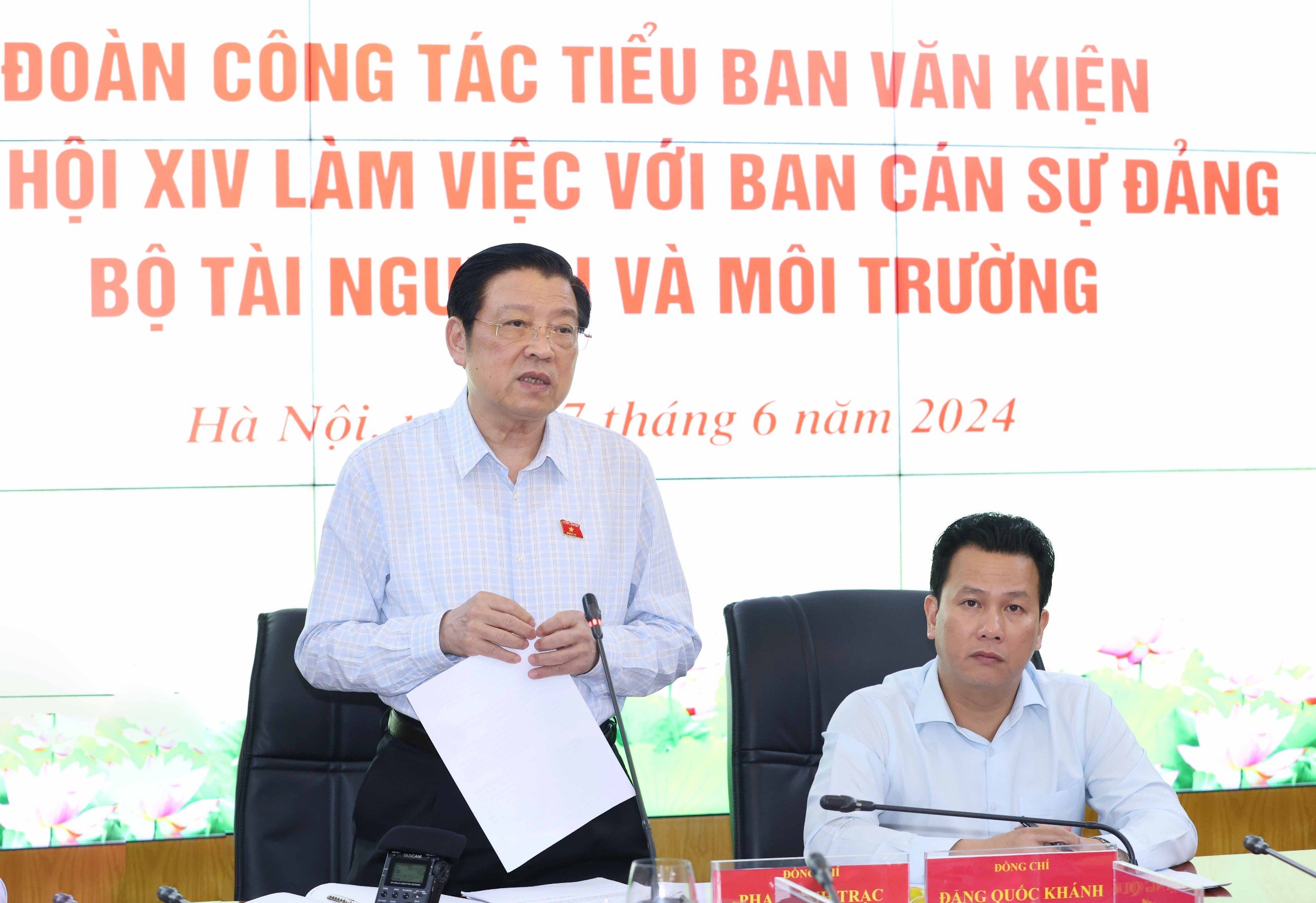 Đồng chí Phan Đình Trạc, Ủy viên Bộ Chính trị, Bí thư Trung ương Đảng, Trưởng Ban Nội chính Trung ương, Thường trực Tiểu ban Văn kiện, thành viên Tiểu ban Điều lệ Đảng, Trưởng Đoàn khảo sát phát biểu