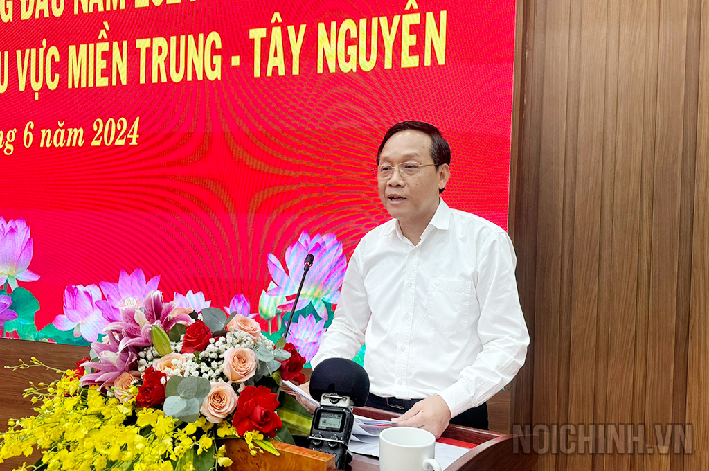 Đồng chí Nguyễn Thanh Hải, Phó Trưởng Ban Nội chính Trung ương phát biểu tại Hội nghị