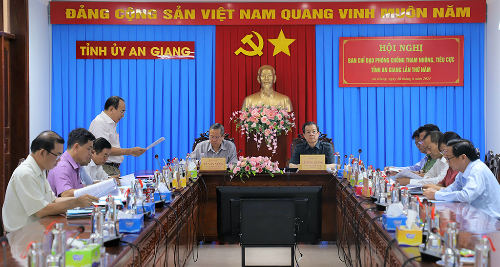 Quang cảnh Phiên họp