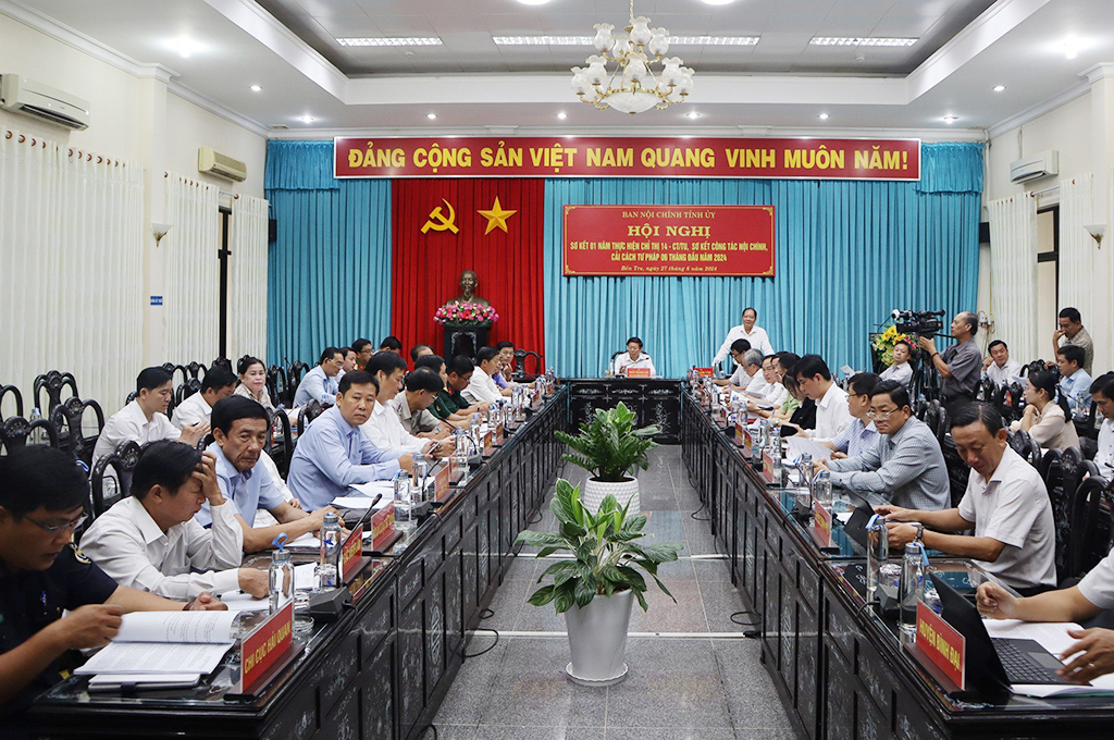 Hội nghị sơ kết công tác nội chính và cải cách tư pháp 6 tháng đầu năm 2024 tỉnh Bến Tre