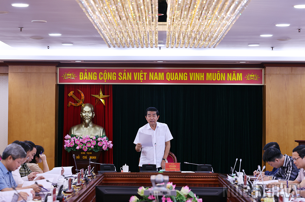 Đồng chí Võ Văn Dũng, Ủy viên Trung ương Đảng, Phó Trưởng ban Thường trực Ban Nội chính Trung ương phát biểu