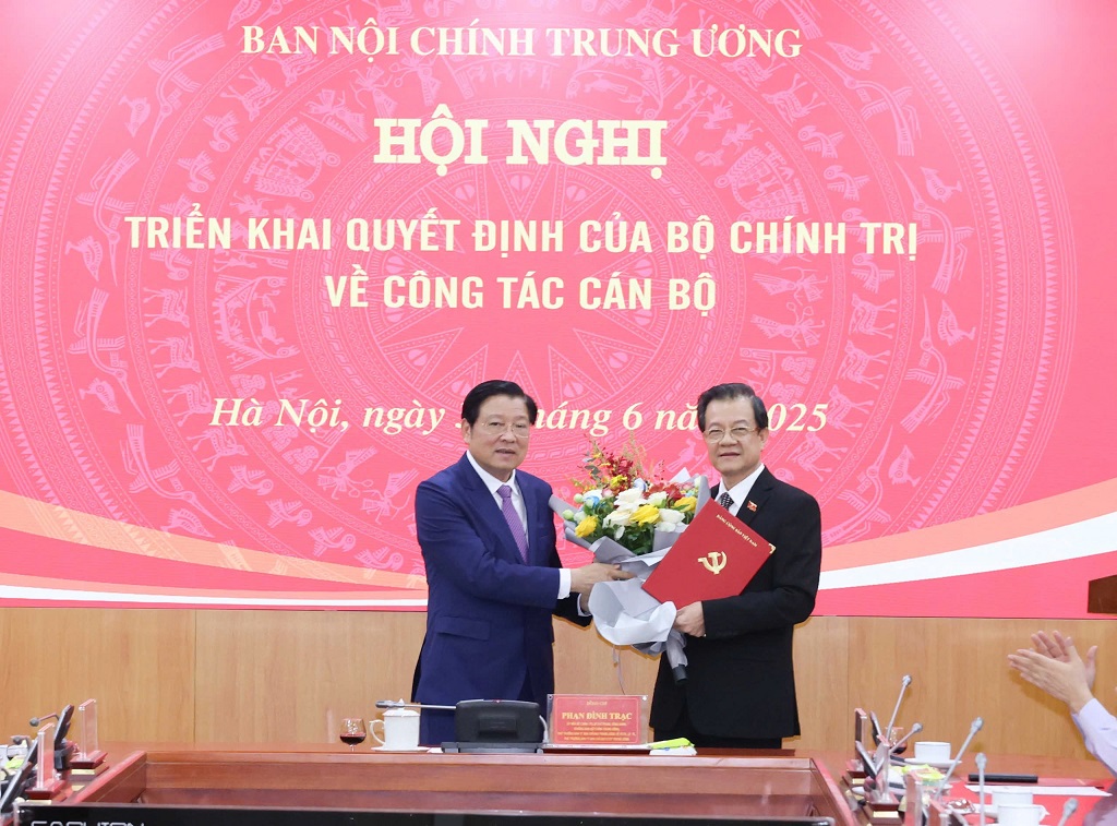 ef7a2e4504d8b386eac9.jpg
