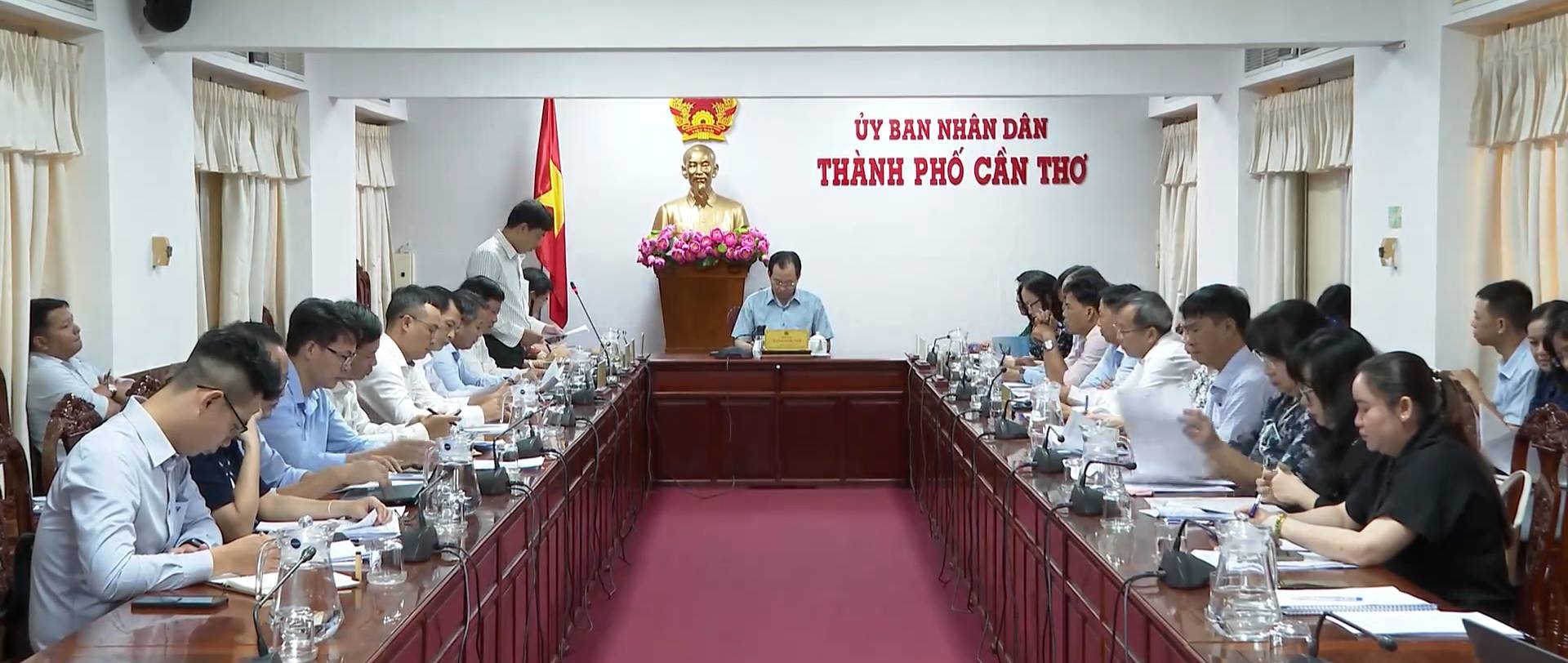 Một Cuộc họp của Ủy ban nhân dân thành phố Cần Thơ