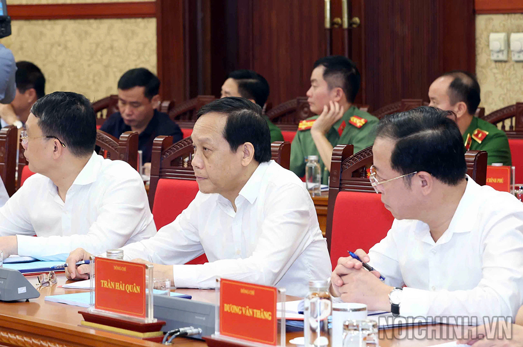 Các đồng chí tham dự Cuộc họp